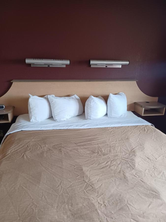 Red Oak Inn Belleville Buitenkant foto